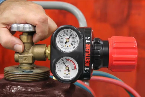 Working Principle and Structural Inspection of Acetylene Cylinders