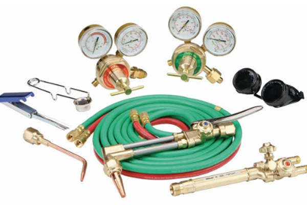 How to Choose the Right Accessories for an Acetylene Cylinder