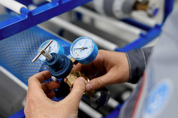 What Are the Operating Requirements for an Acetylene Cylinder