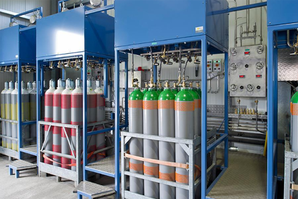 What Are the Storage Distance Requirements for Acetylene Cylinders?